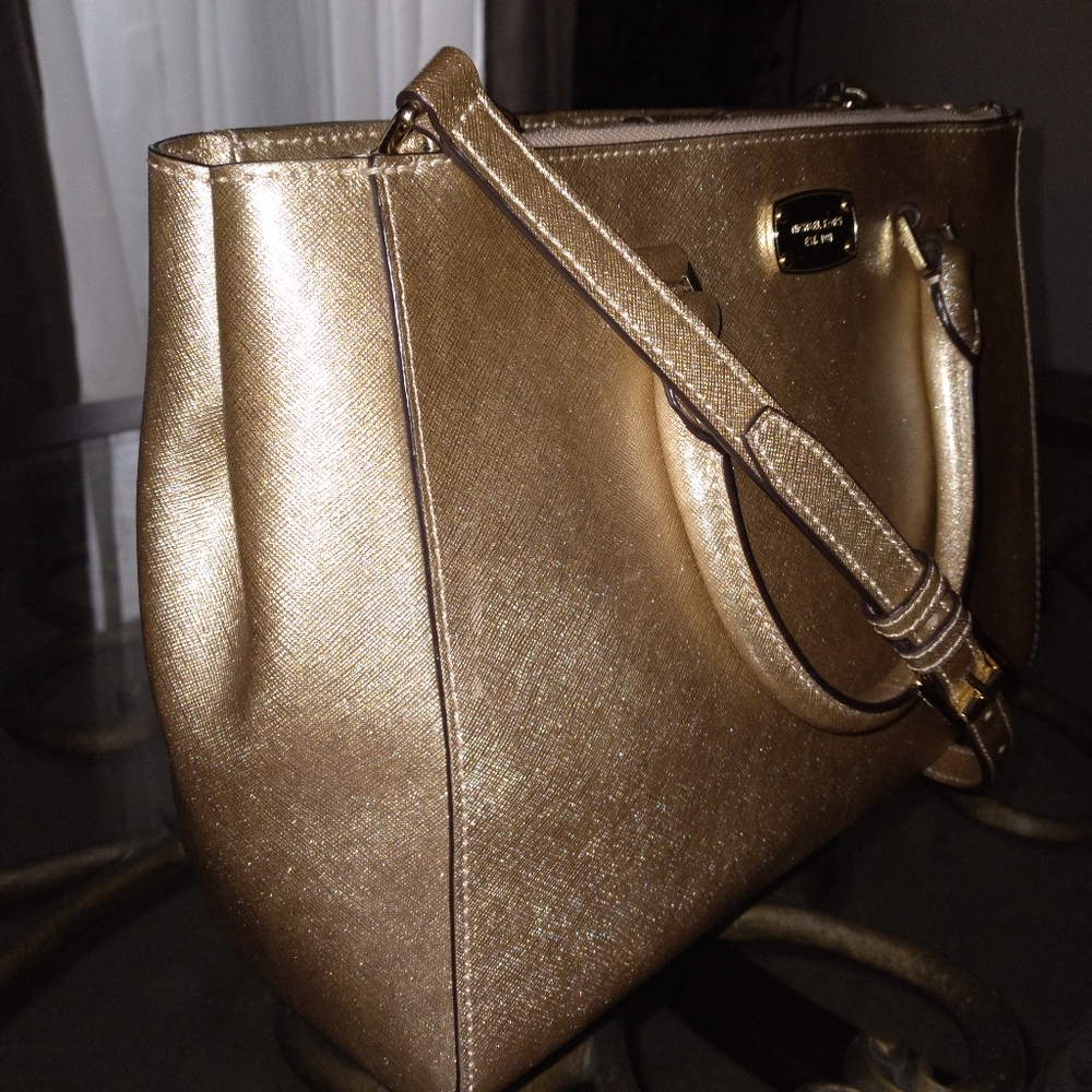 🔇 Sale $30 Michael Kors Purse - Picture 3 of 16